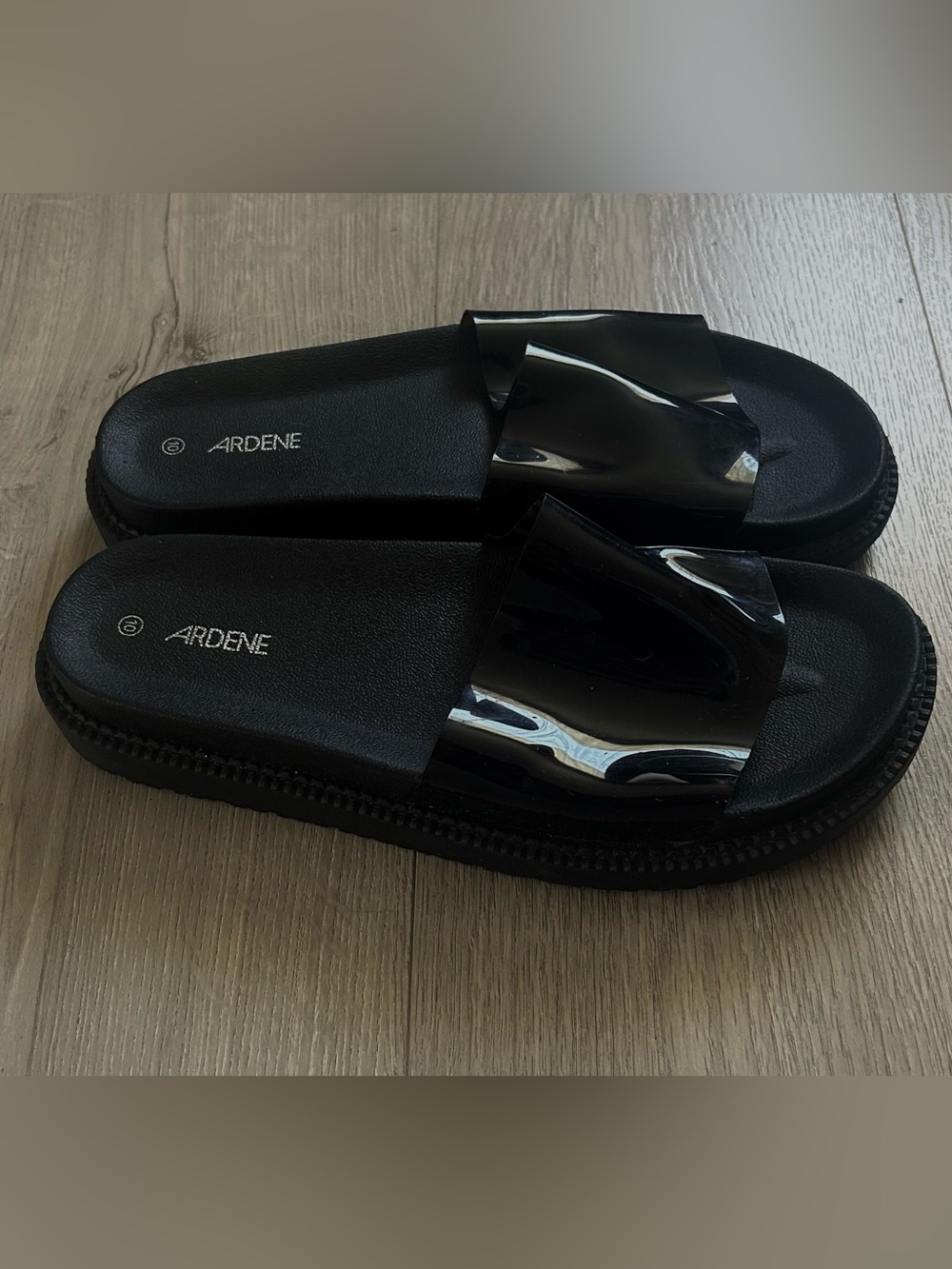 3/$20 Ardene Glossy Black Slide Sandals - Women’s 10